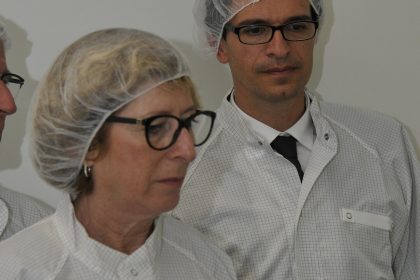 Semiconductor factory clean room with silicon wafer production equipment